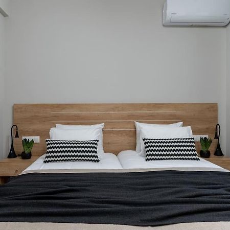 Stylish Abode Under Acropolis W/ Sunny Courtyard! Apartment เอเธนส์ ภายนอก รูปภาพ