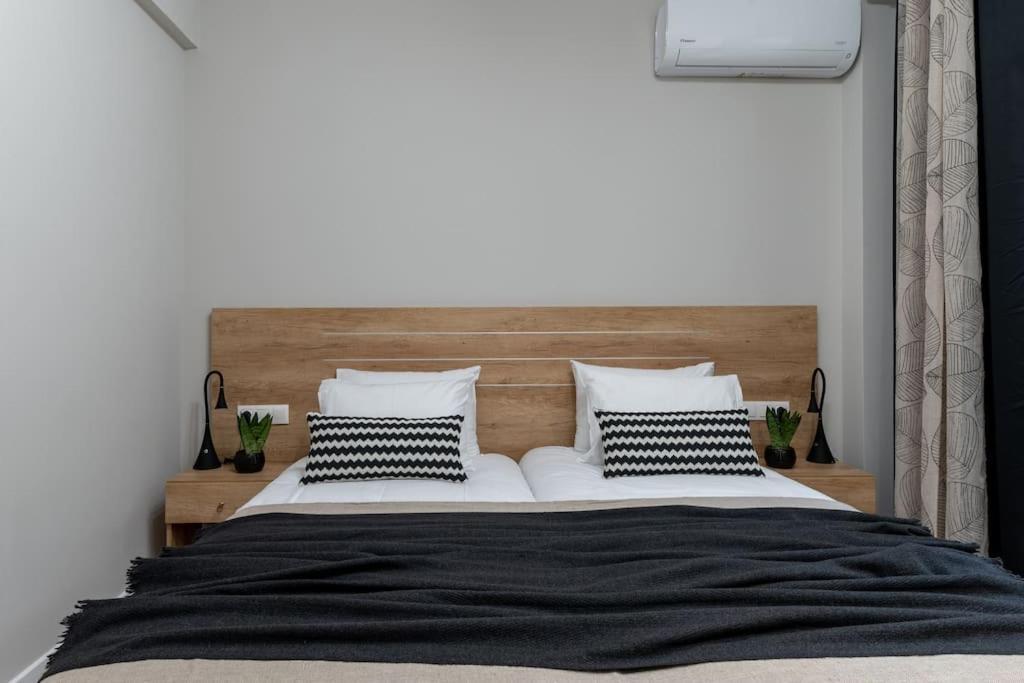 Stylish Abode Under Acropolis W/ Sunny Courtyard! Apartment เอเธนส์ ภายนอก รูปภาพ