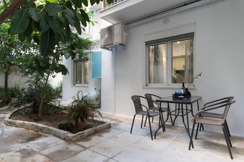 Stylish Abode Under Acropolis W/ Sunny Courtyard! Apartment เอเธนส์ ภายนอก รูปภาพ